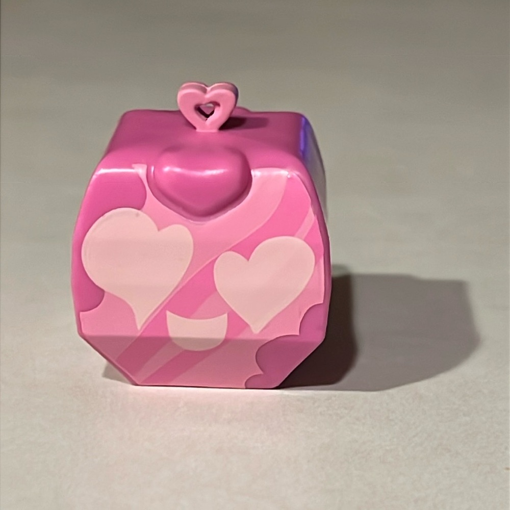 Blox Fruits series 1 mini figurines Love Fruit -no code-